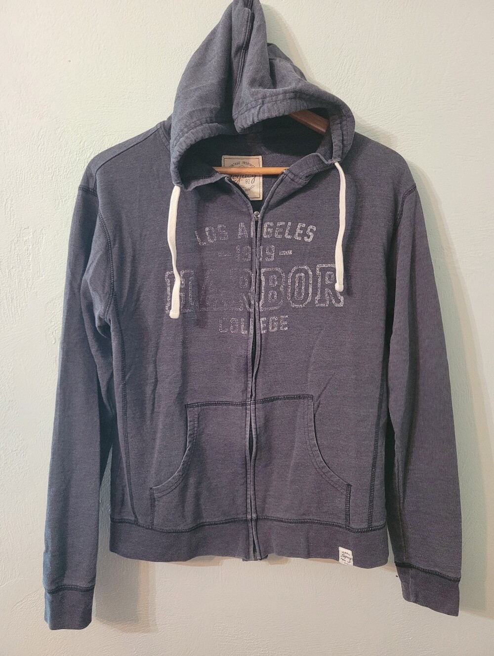 Legacy Casual Apparel Harbor College Hoodie Size Medium